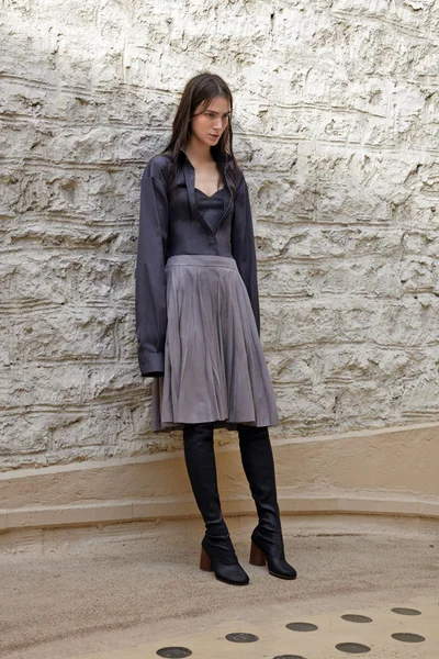 Look 16